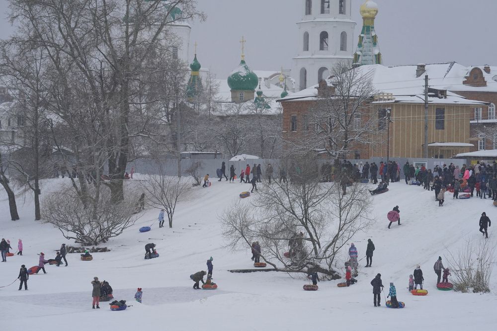 Измаил Ефимов. Россия, г.Йошкар-Ола. Зимнее катание с горок. Январь 2021.