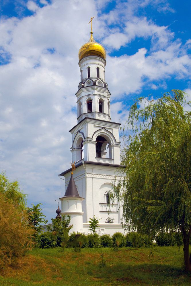 Колокольня женского монастыря в честь иконы Божьей Матери "Всецарица"