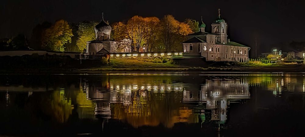 Памятник Unesco. 12 век. Спа́со-Преображе́нский Миро́жский .Псков. Фрески домонгольского периода