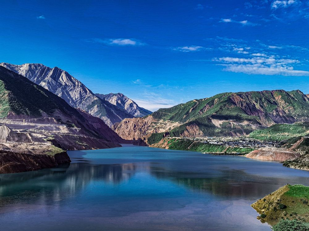 Photograph by Oleg Guchgeldiyev