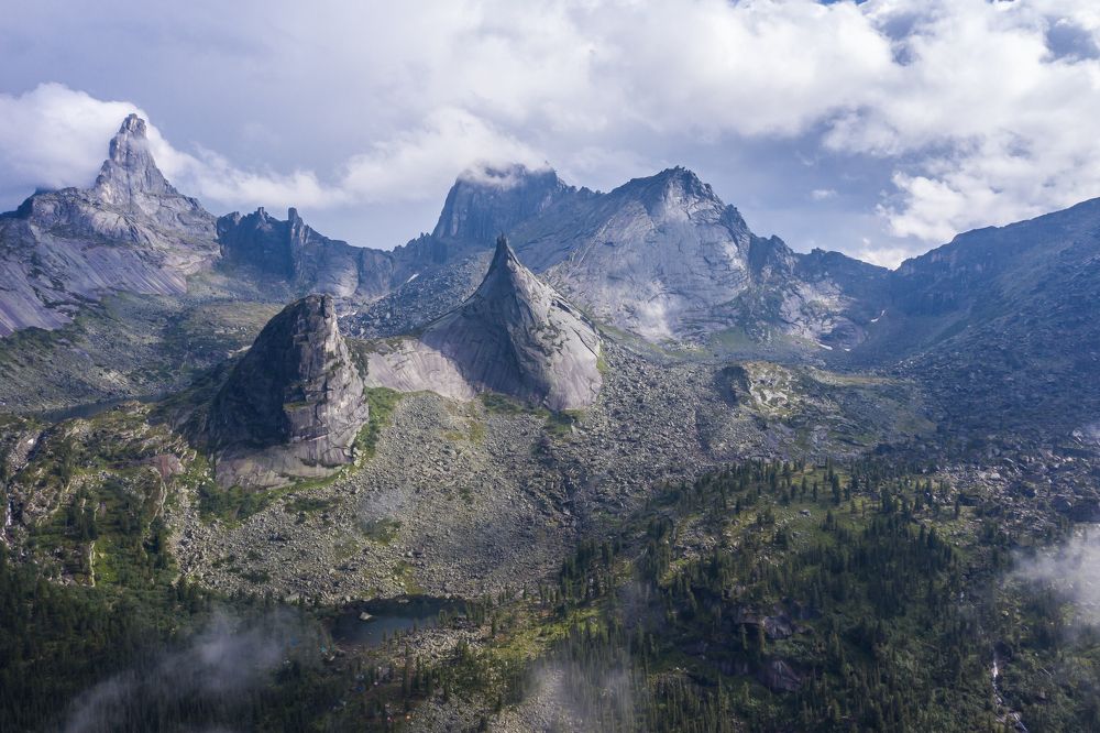 Ергаки. Скала Парабола.