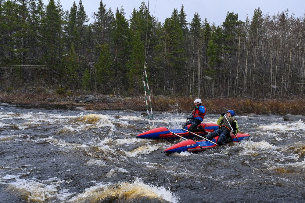 Отважным ребятам майский снегопад не помеха!