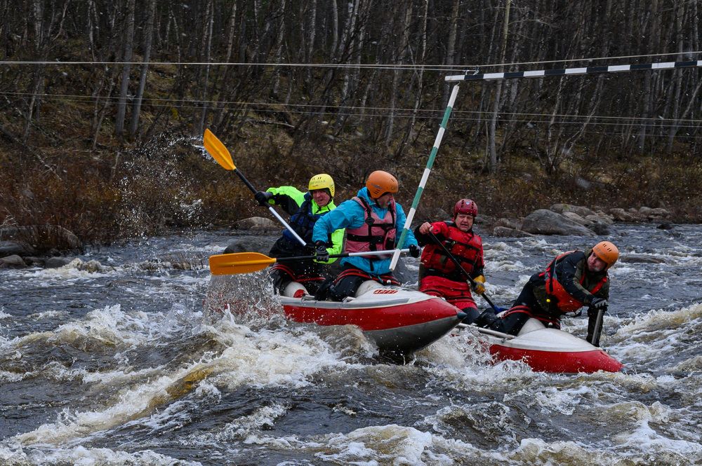 Отважным ребятам майский снегопад не помеха!