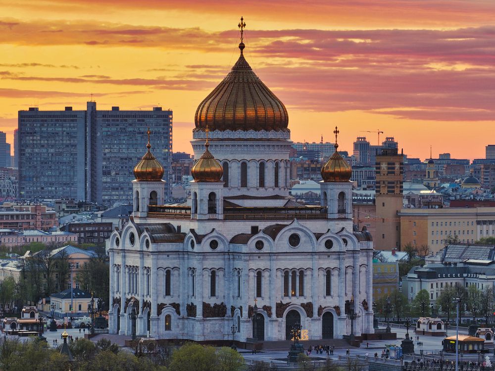 Храм Христа Спасителя на закате