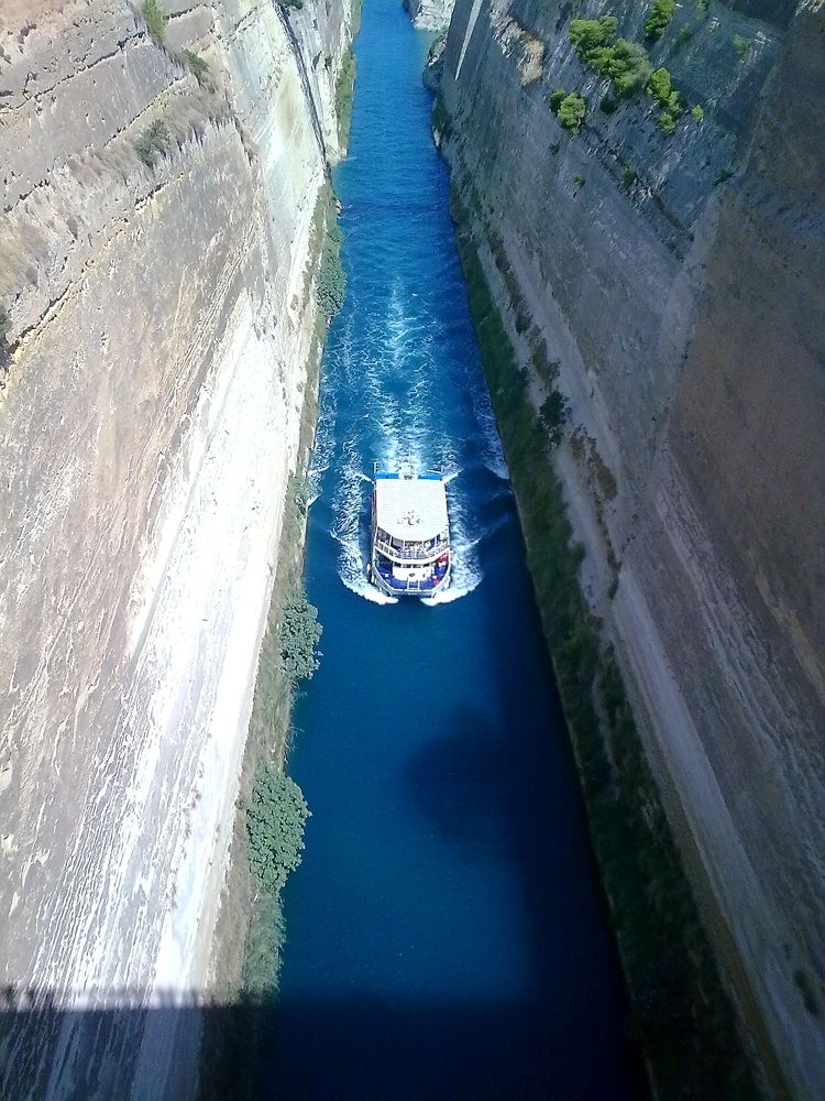 Каринфский канал. Греция.