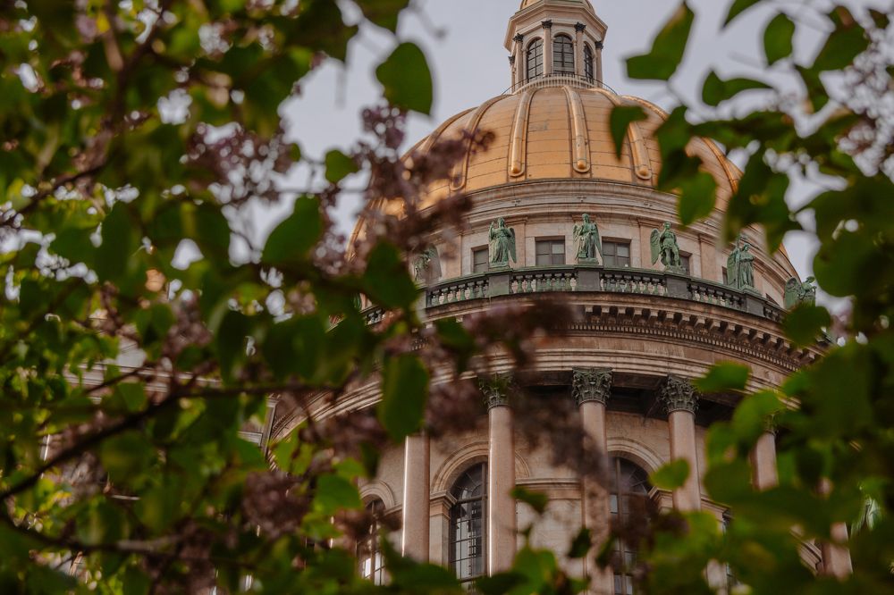 Исаакиевский собор вблизи