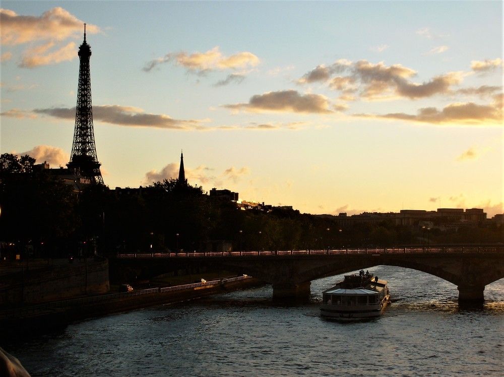 Вечерний Париж