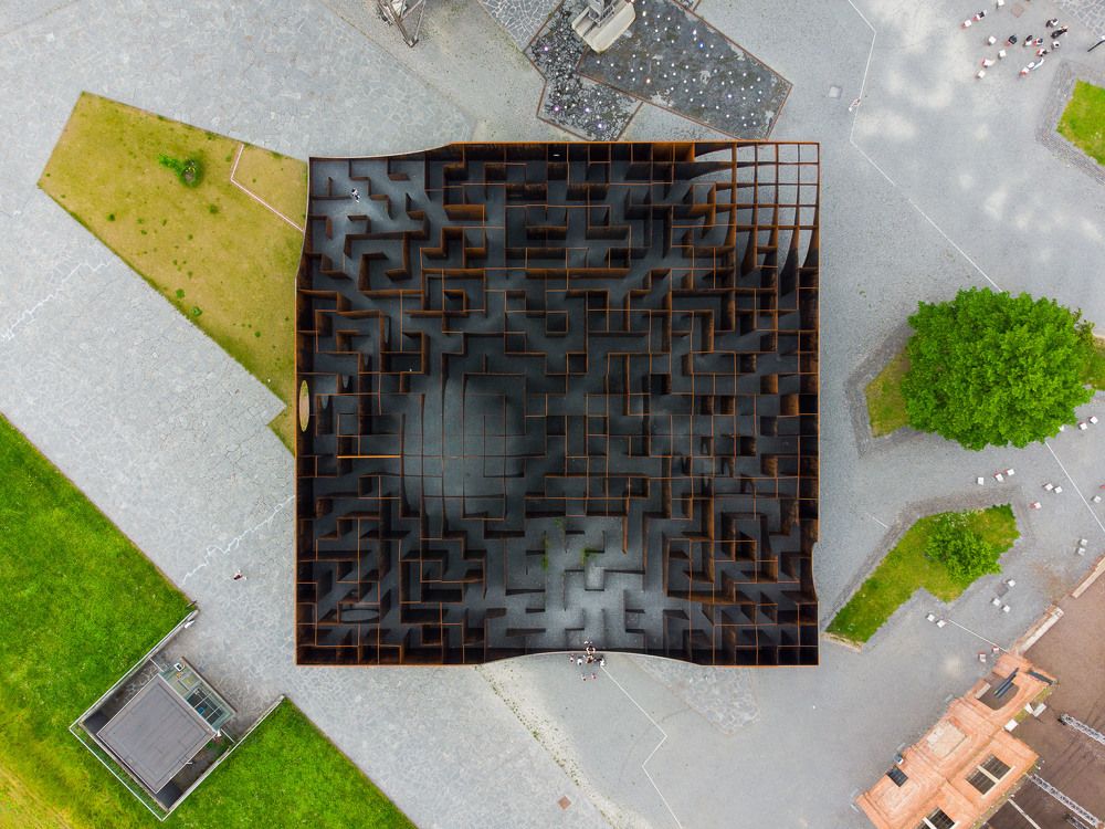 Photograph by Stijn Vanelderen