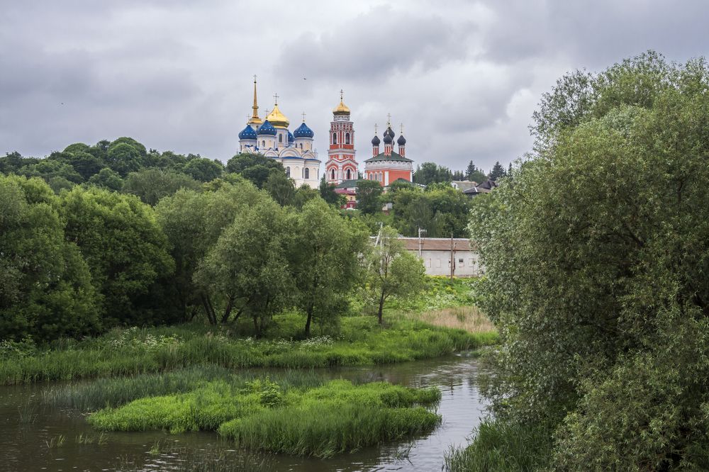 Старинные храмы.
