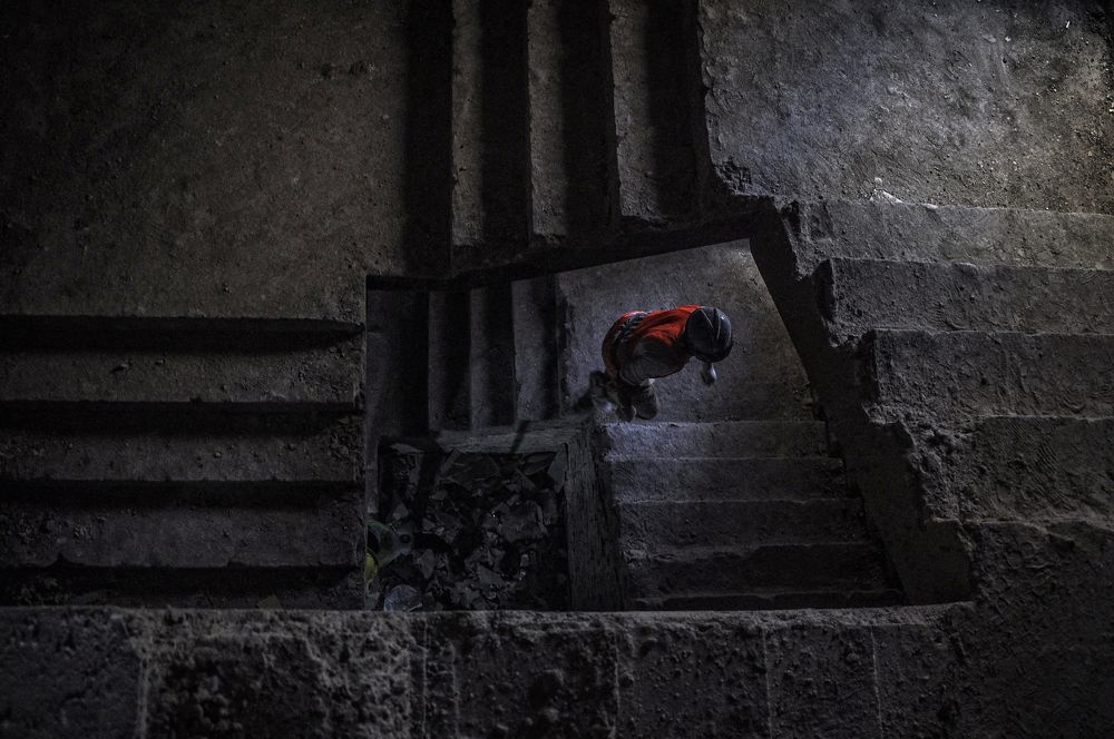 باتجاه ما ((  what direction ))