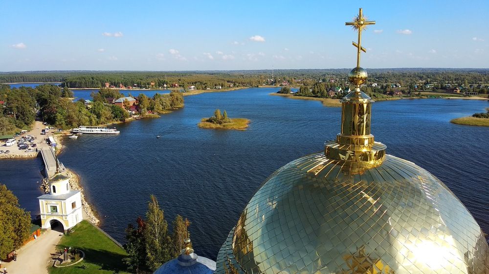 Над мирским