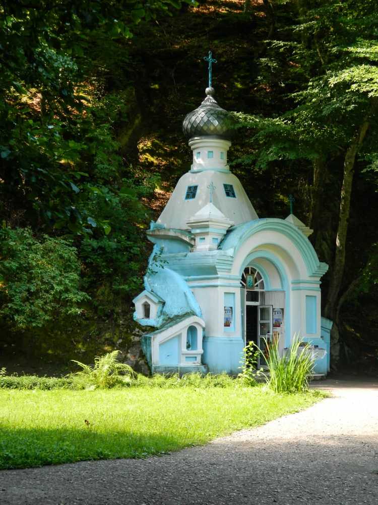 Церковь в скале