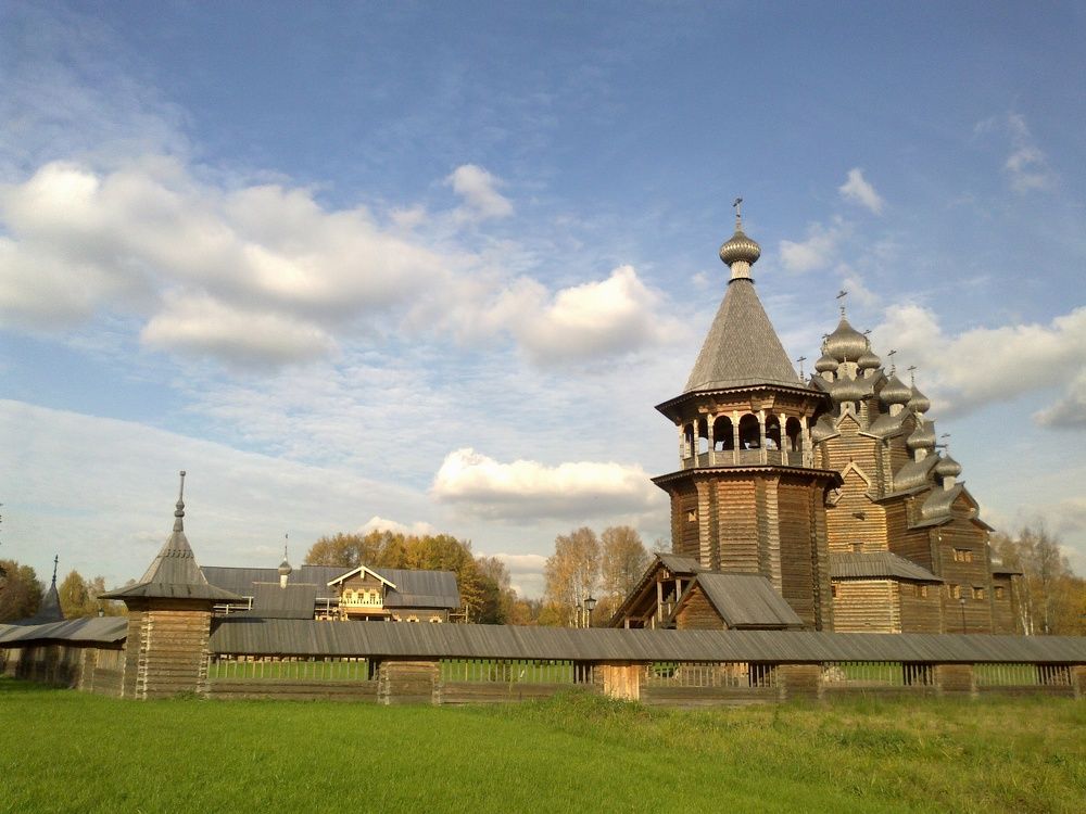 Храм во имя Покрова  Пресвятой Богородицы