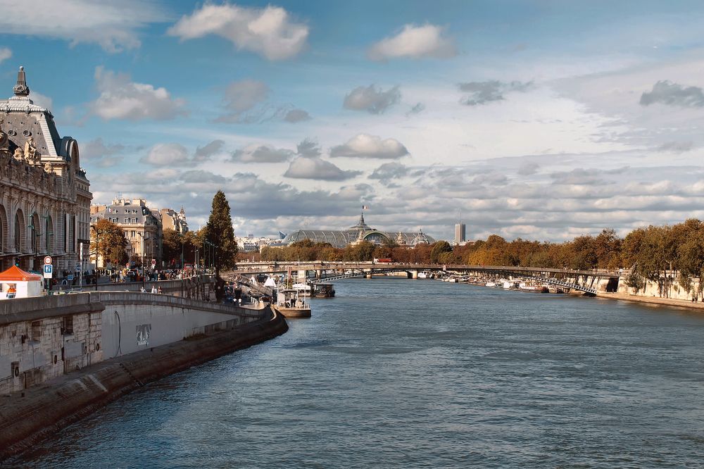 Сена в Париже.