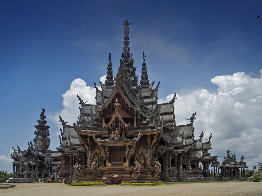 Храм Истины