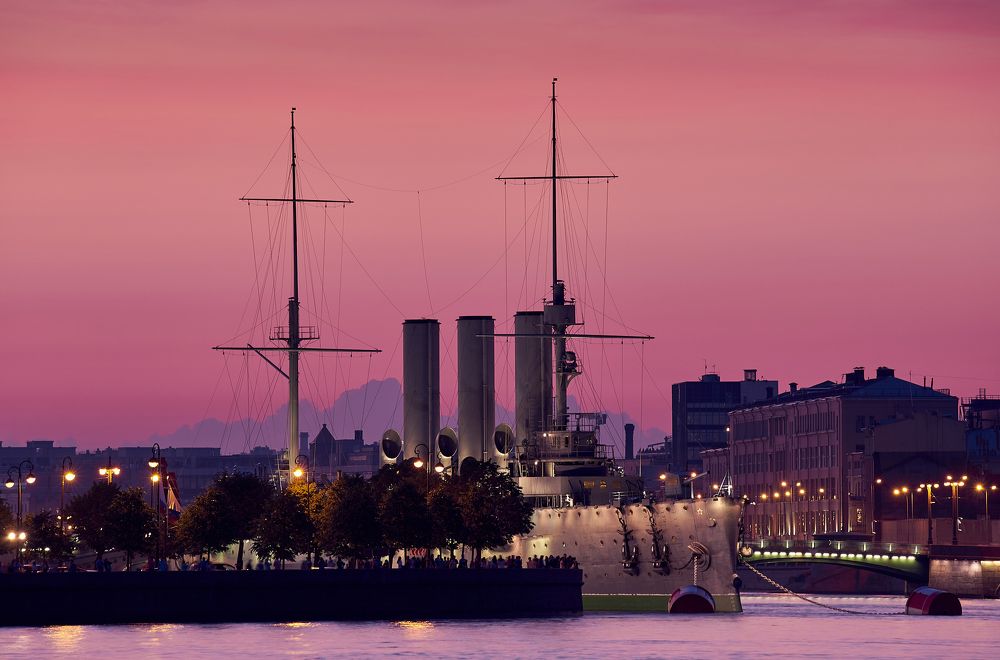 Крейсер аврора на закате