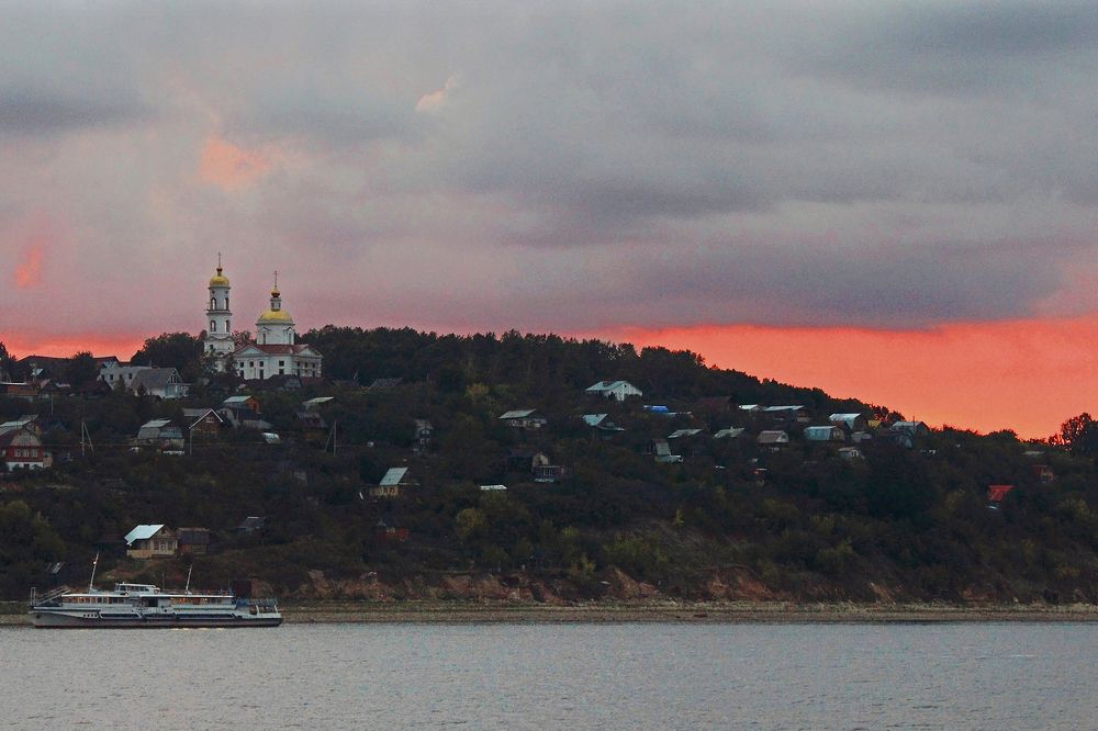 Закат на реке Волге