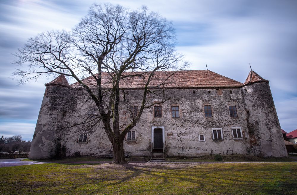 Замок Сент-Міклош смт.Чинадійово