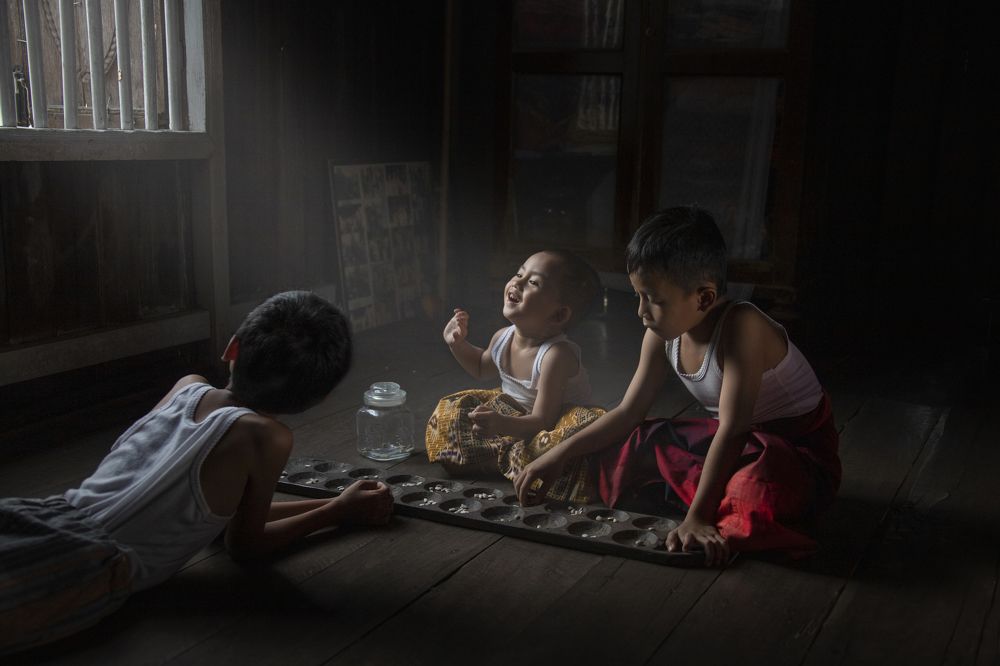 STAY AT HOME : RAY OF HOPE