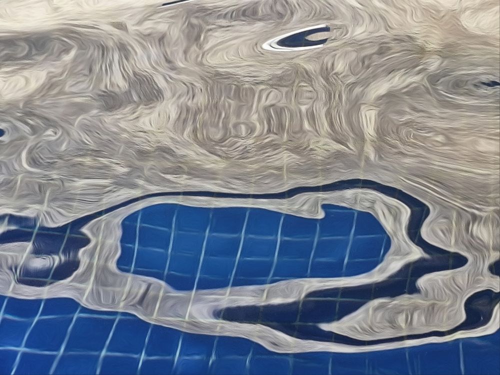Shadows in the pool III (Sombras na piscina III)