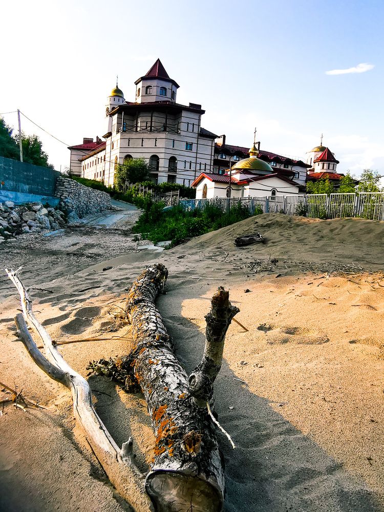 Дорога к храму.