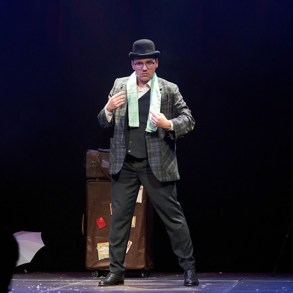 Выступление иллюзиониста