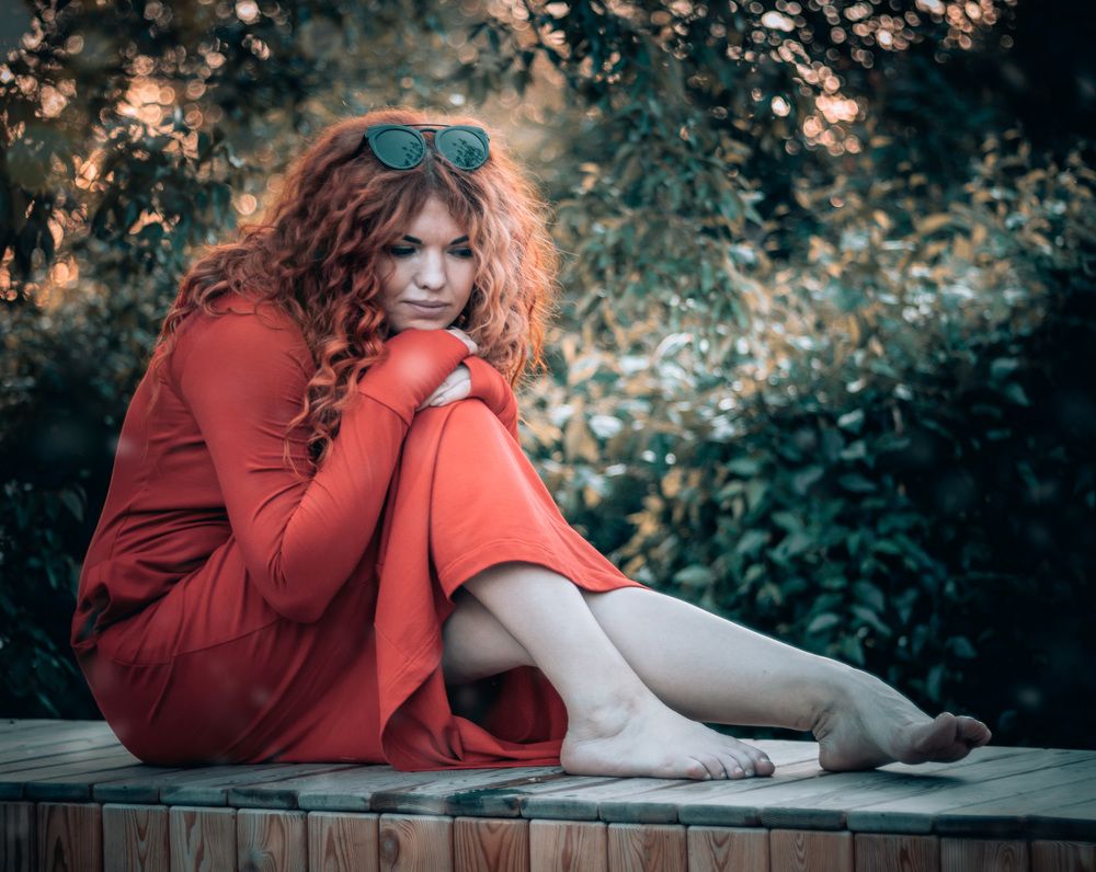 Девушка в красном