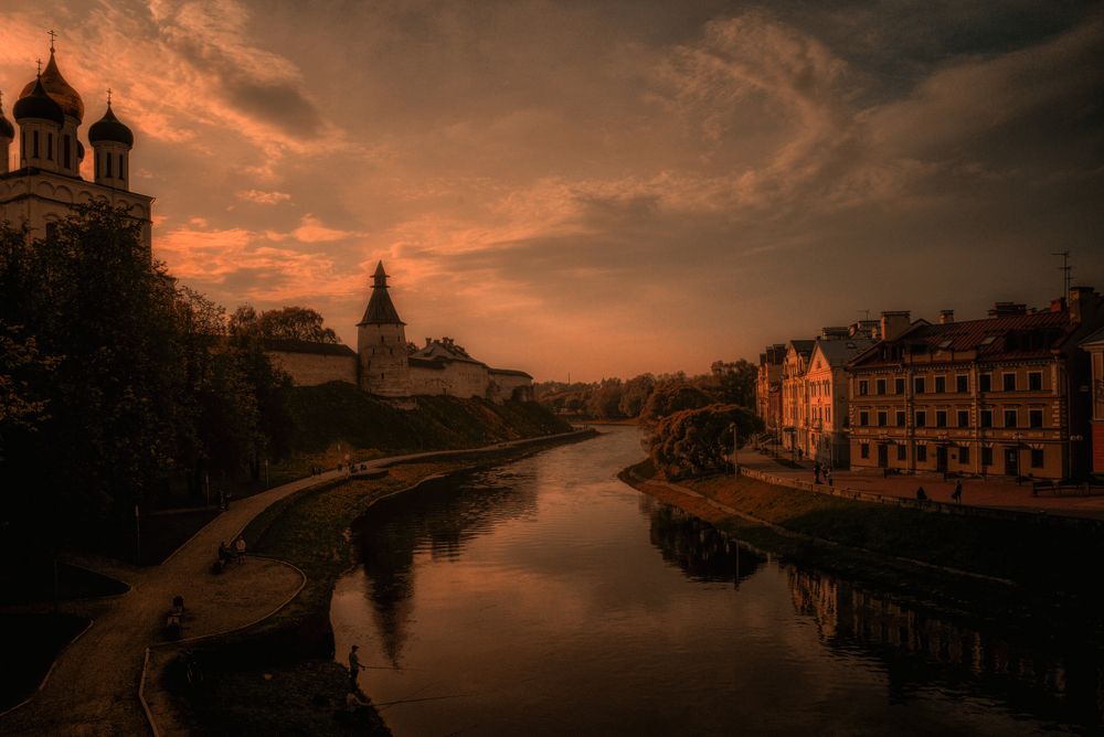 Вечер на набережной