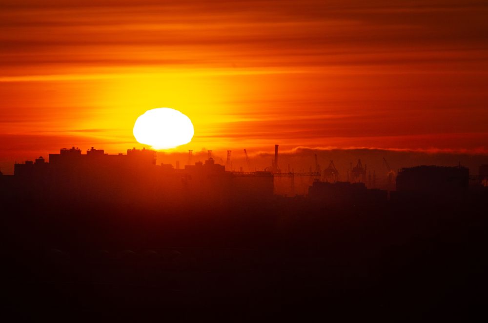 Закат над городом. Санкт-Петербург