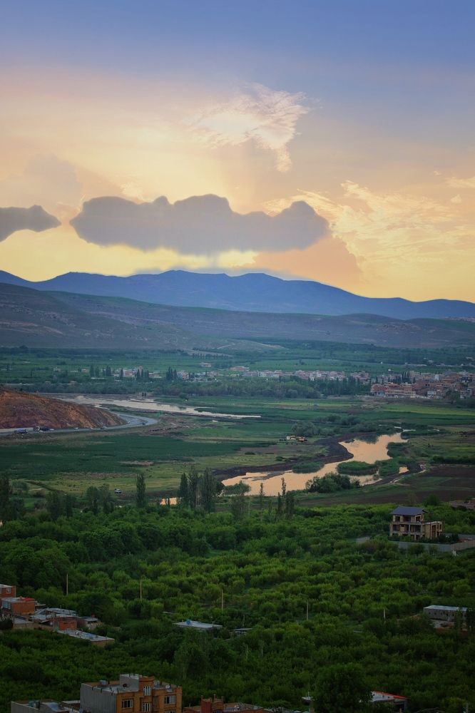 Photograph by Keyvan Hosine pour