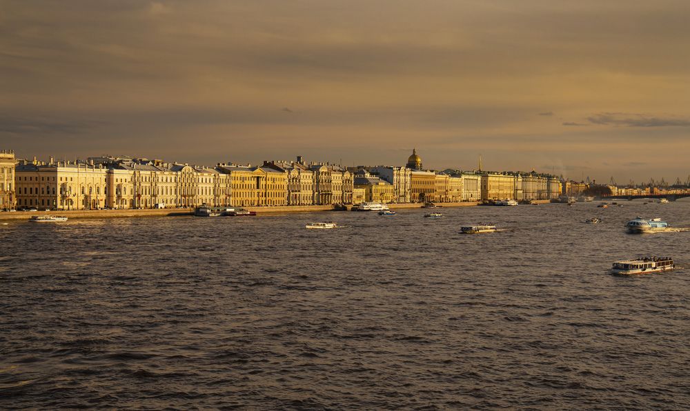 Есть город золотой