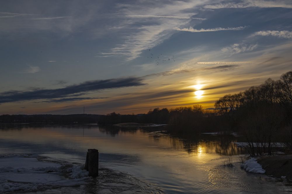 Лёд ушёл, весна осталась