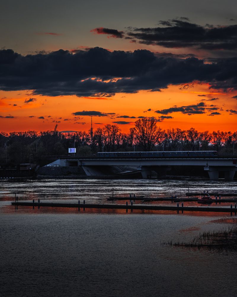 Rusanivsky bridge at sunset