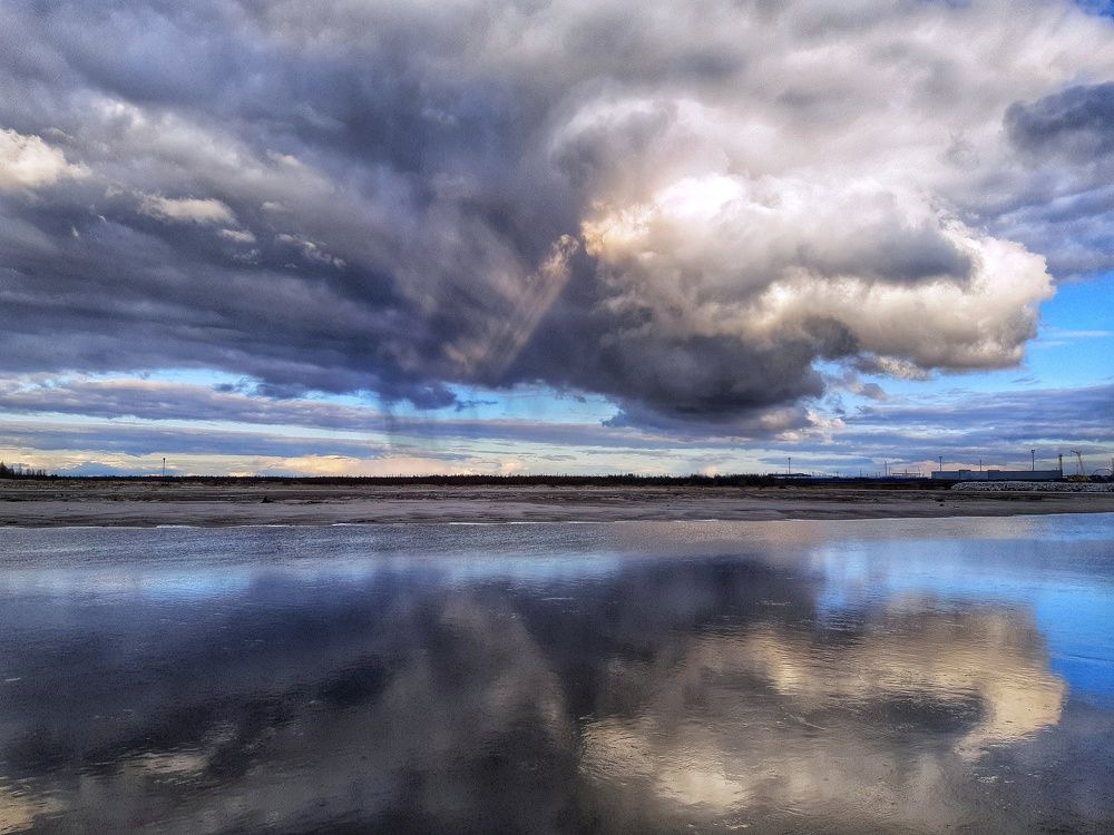 Засмотрелась в зеркало реки