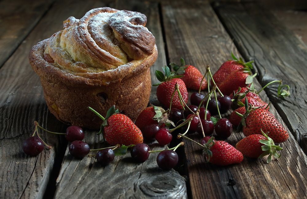 Клубнично черешневый кекс .