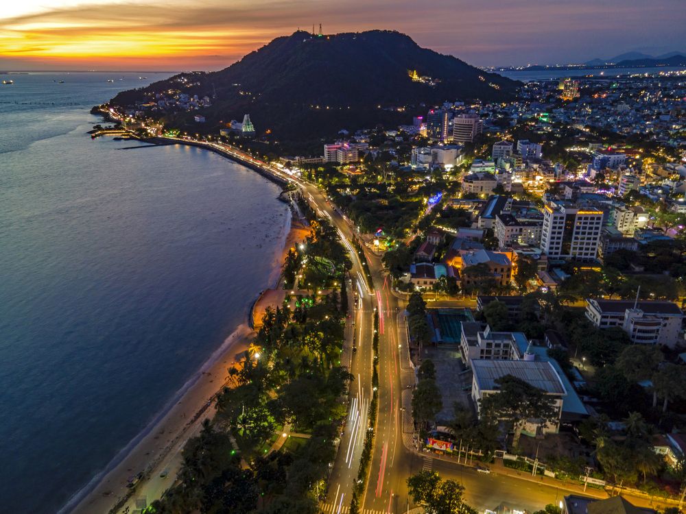 khi phố lên đèn