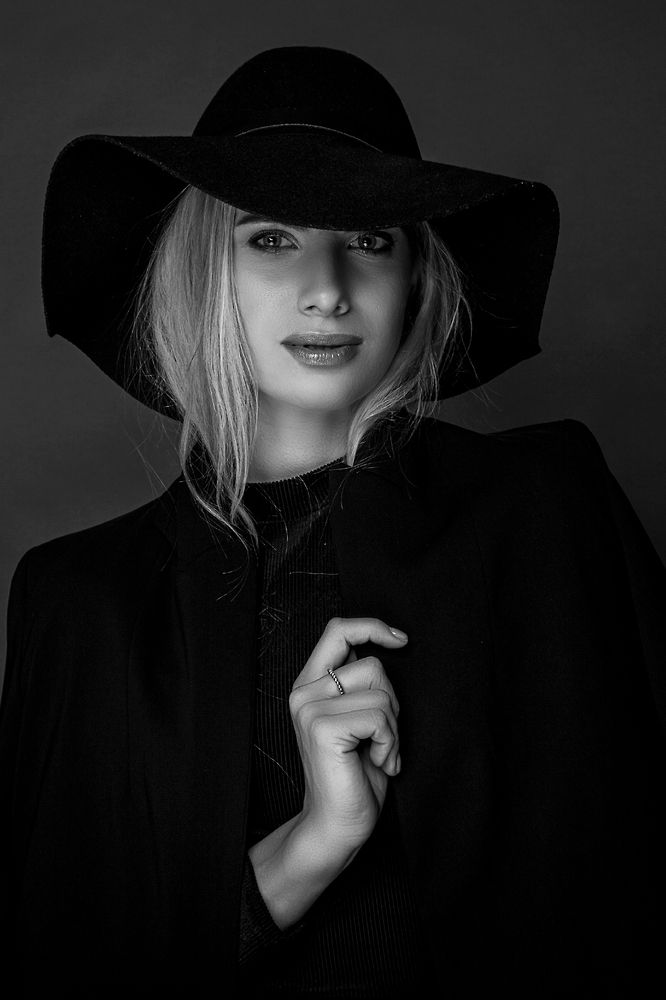 black hat b&w