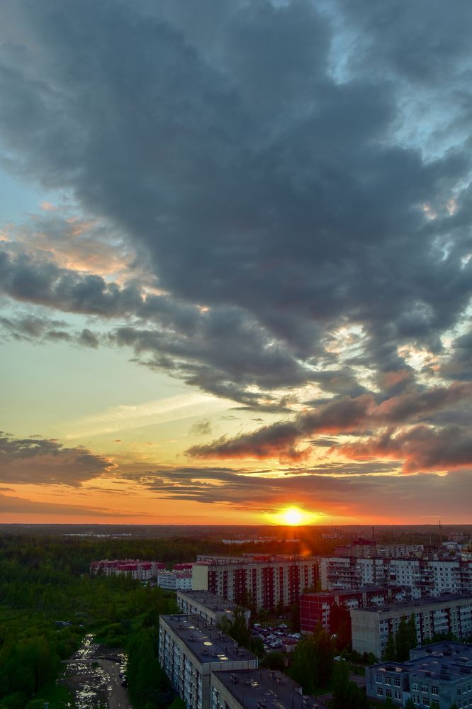 Яркий закат.