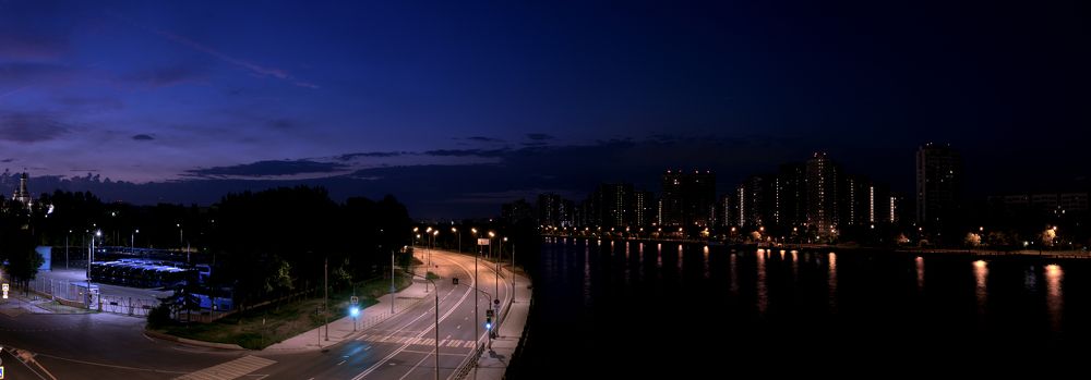 Рассвет приходит в спящий город