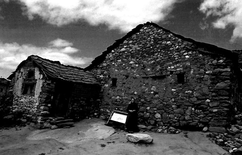 Photograph by Roberto Brsakoski