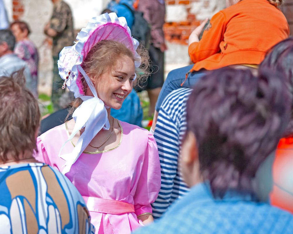 Девушка из другого мира.