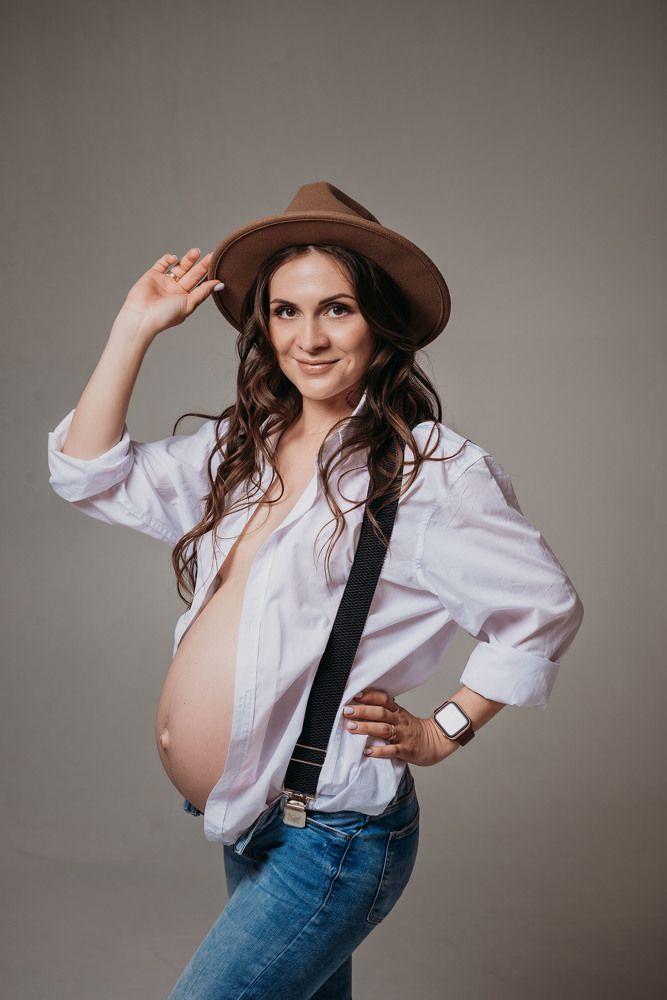 Девушка в шляпе