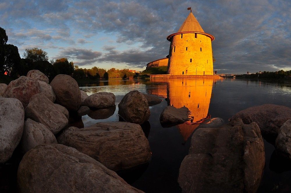 На закате дня.