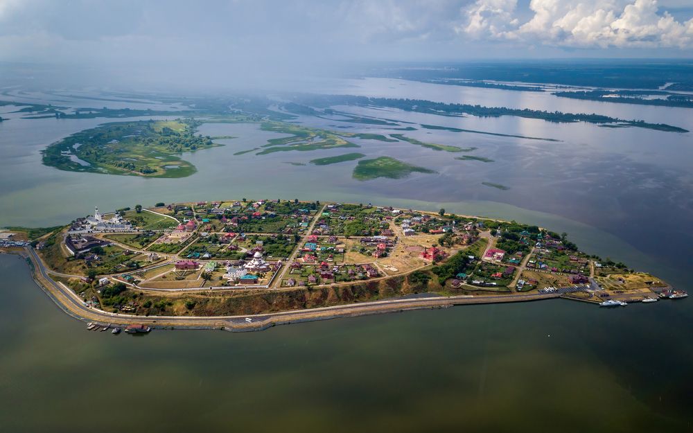 Photograph by Oleg Polyakov