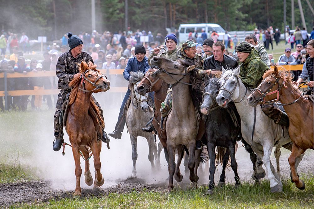 Народная игра Ылак