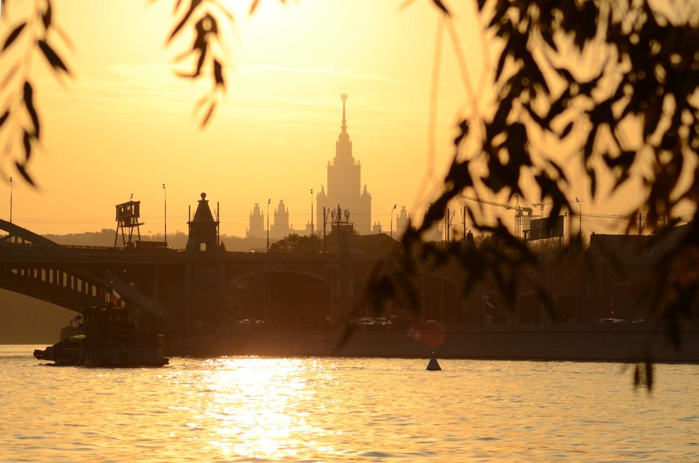 Река и город