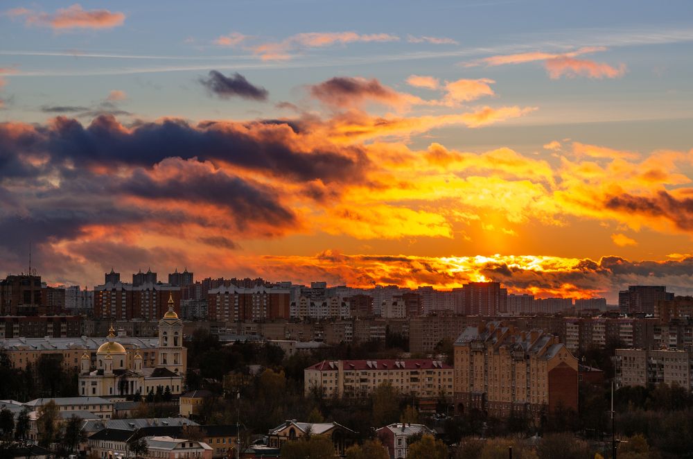 Осенний закат над Подольском