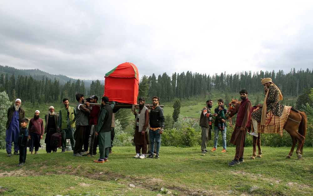 This traditional practice, Guer Mahraaz and Doel-e-Khandar, was put into display in Auditrag  Sangerwani, Abhama Pulwama  village of South Kashmir’s district Pulwama
