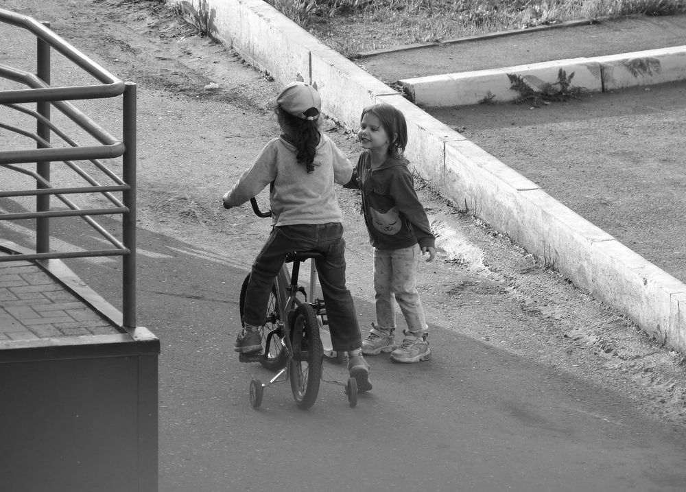 Велосипед и девочки