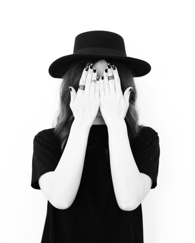 Woman with hat